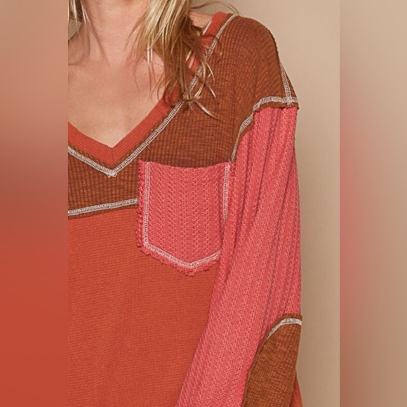 POL V-Neck knit Panel Exposed Seam Top - Picture 3 of 3